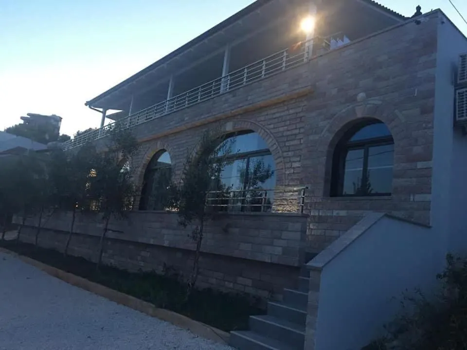 Vitamine Luxury Apartments 2 Sarande
